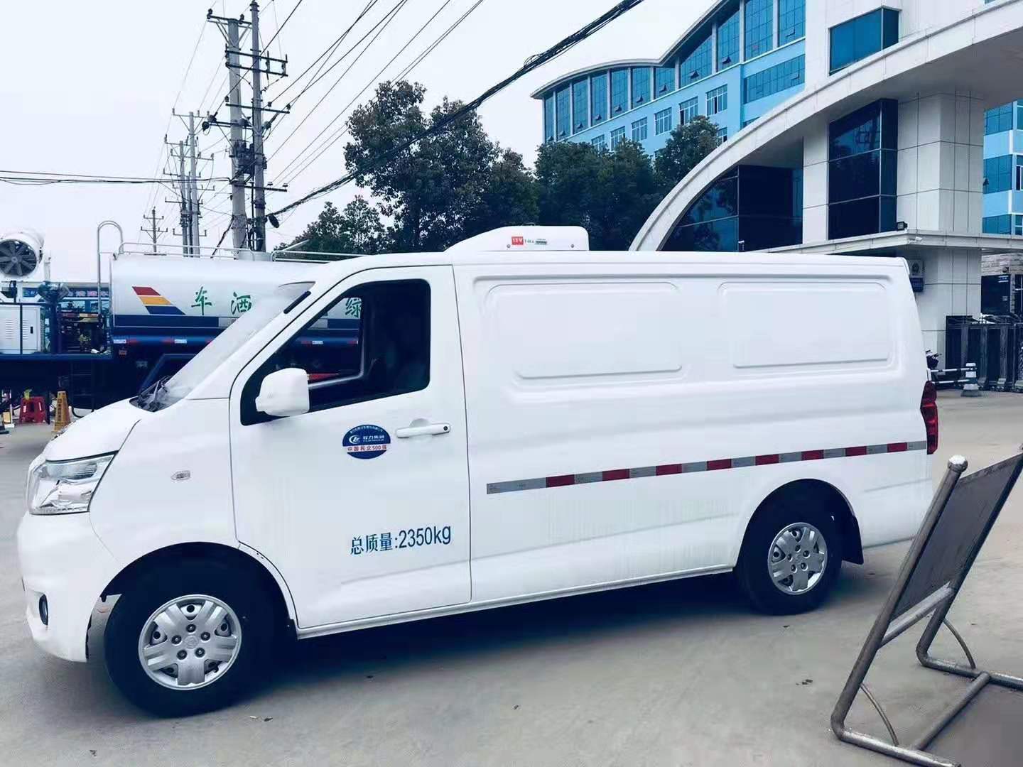 現(xiàn)市場唯一一款國六面包冷藏車，長安睿行國六冷藏車圖片展示