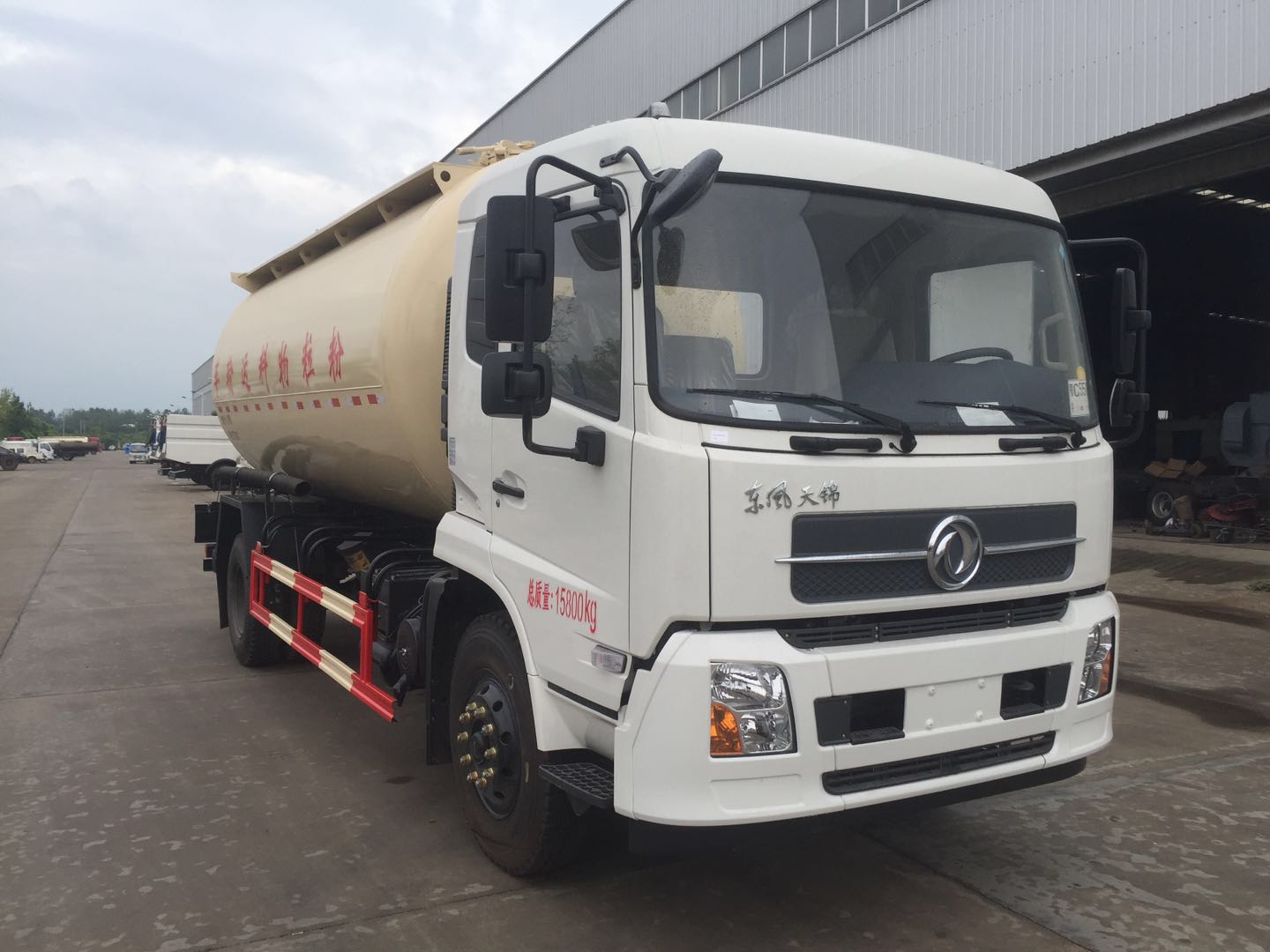 粉料物料運輸車（粉罐車）司機看過來 你真的會保養(yǎng)操作嗎？