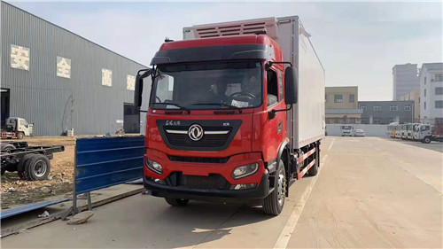 東風天錦7.88米冷藏車匹配KR245馬力配960冷藏機組