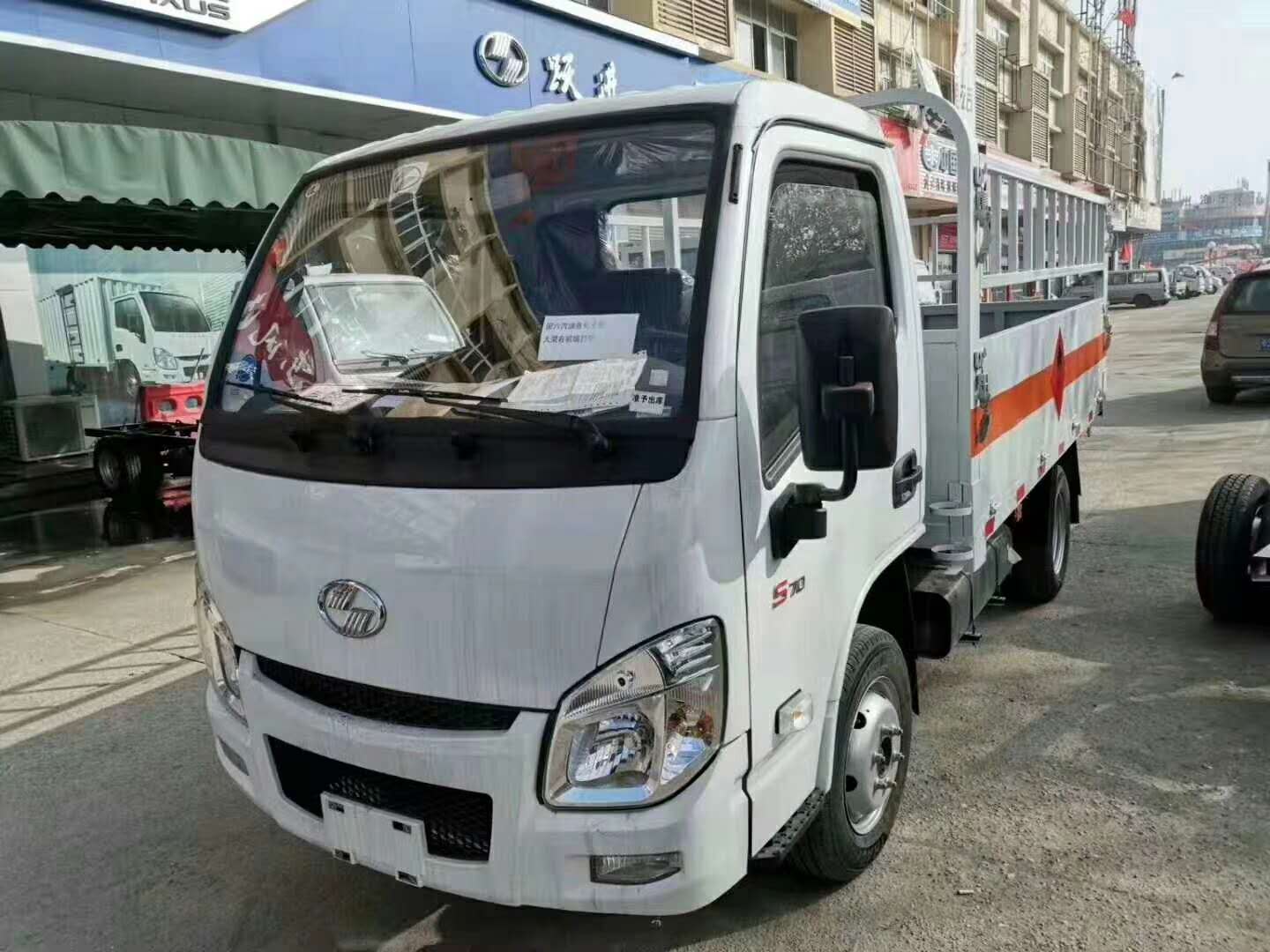 特大好消息 上汽躍進國六氣瓶運輸車北京環保已下發，可在北京上牌，暢行無阻！