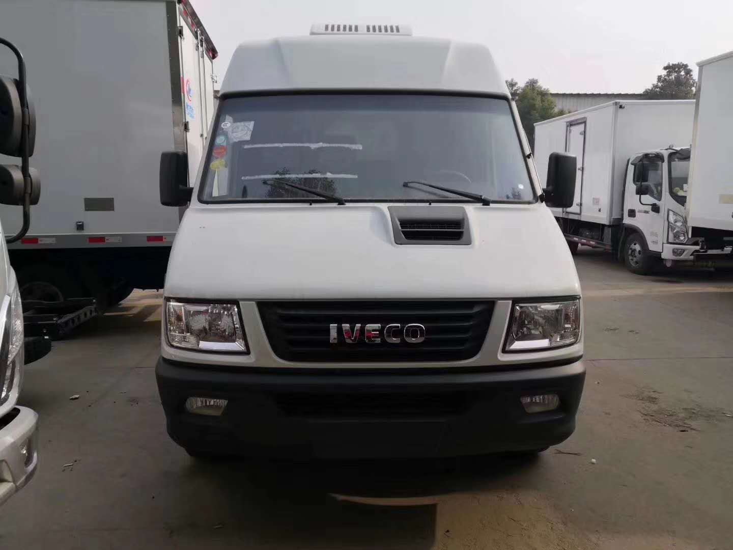 依維柯肉鉤冷藏車圖片參數介紹