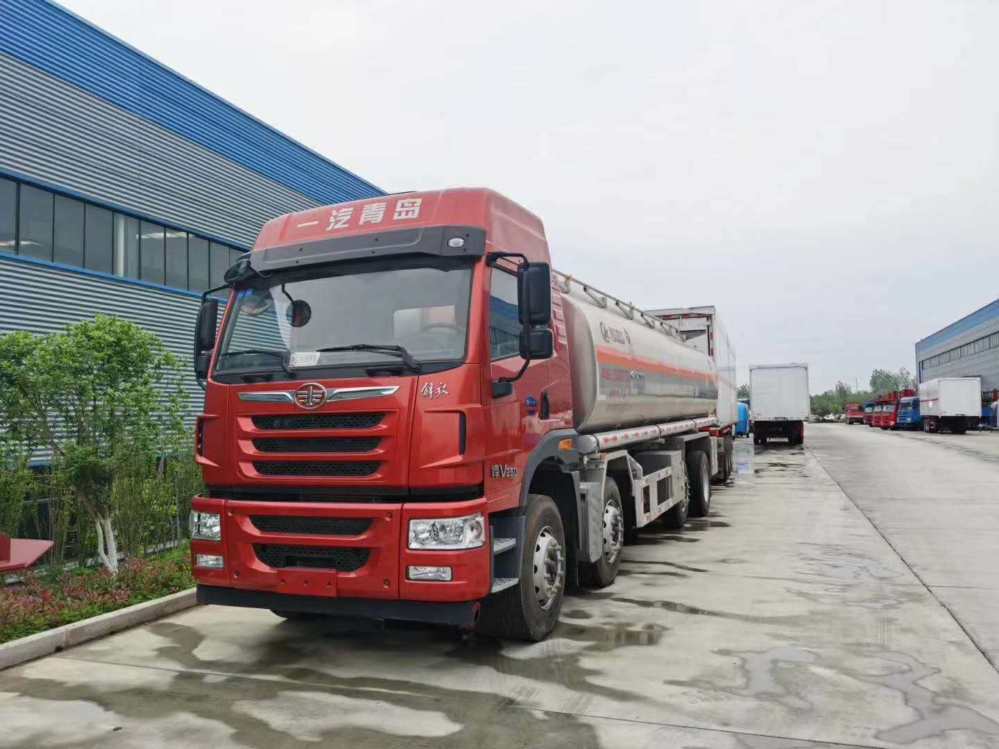 解放前四后六29方普通液體運輸車技術參數介紹