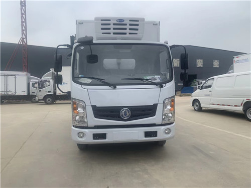 東風(fēng)綠牌插電式混合動(dòng)力國六冷藏車市區(qū)低速有電時(shí)用電，高速或無電時(shí)用油，油電混合車輛，市區(qū)不限行