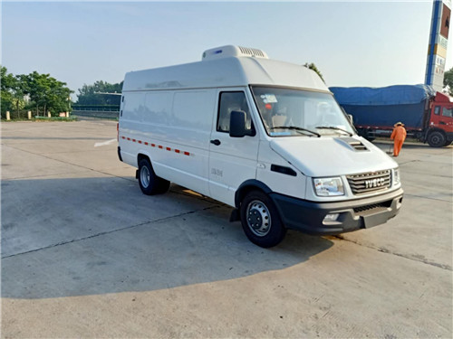 國(guó)五南京依維柯面包冷藏車(chē)發(fā)往浙江