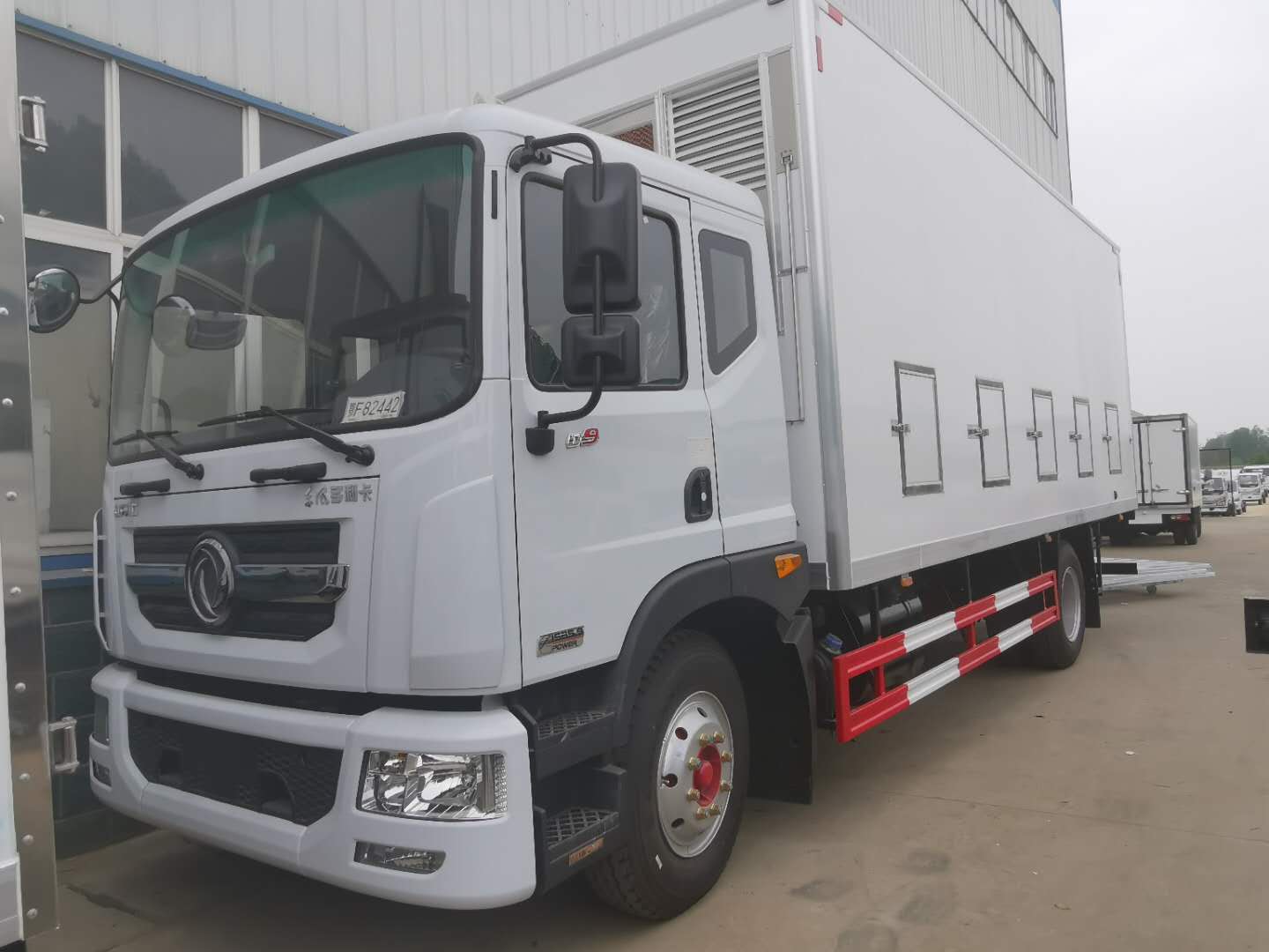 東風多利卡D9雞苗運輸車圖片參數介紹