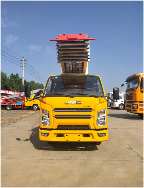 32米國六云梯車又叫云梯搬運車、高空運輸車、高空作業(yè)車、  云梯搬家車