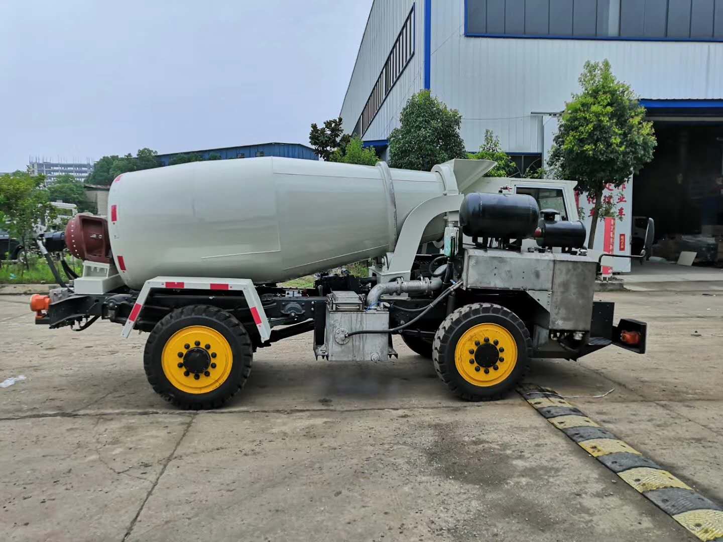 2.5方防爆攪拌車,柴油,氣啟動攪拌車，礦井攪拌車圖片展示