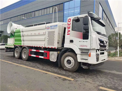 上汽紅巖后雙橋17.5方多功能抑塵車方式罐體參數及配置