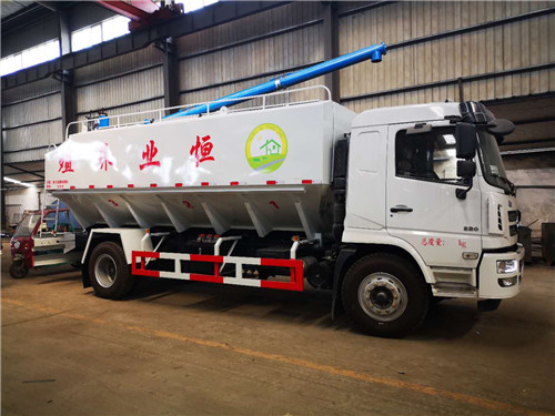 恒業養殖訂購陜汽20方散裝飼料運輸車已完工，準備發車