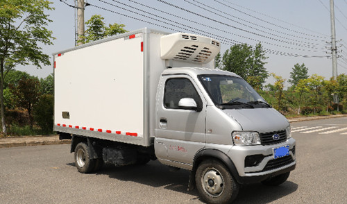 開瑞優勁T70L國六3.22米冷藏車，短途運輸是個不錯的選擇