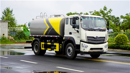 福田領航12-15噸國六灑水車6缸機245大動力+3950軸距優點