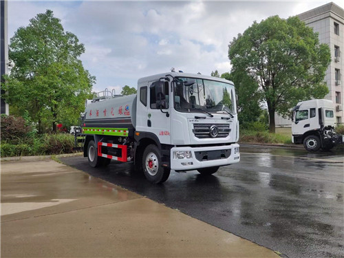 12噸國六東風多利卡D9灑水車，12方灑水車