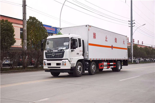 國(guó)六天錦小三軸易燃液體、氣體、雜項(xiàng)廂式運(yùn)輸車(chē)