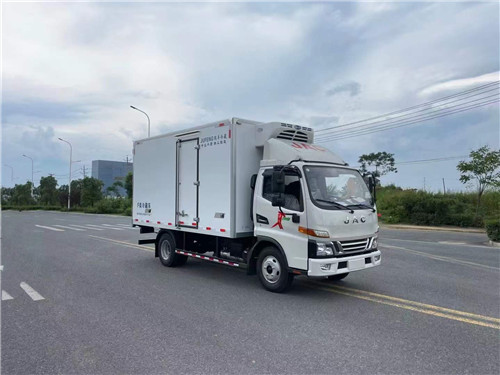 輕卡冷藏車(chē)人氣比拼誰(shuí)勝出?
