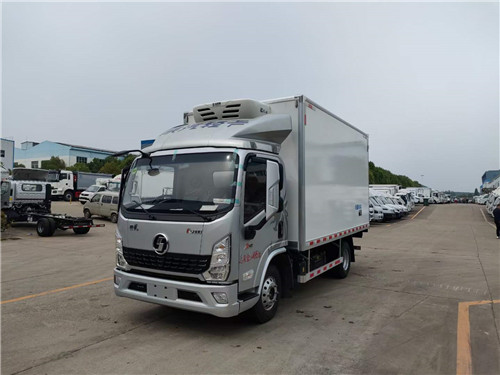 國(guó)六陜汽輕卡K5000自動(dòng)擋150馬力冷藏車(chē)