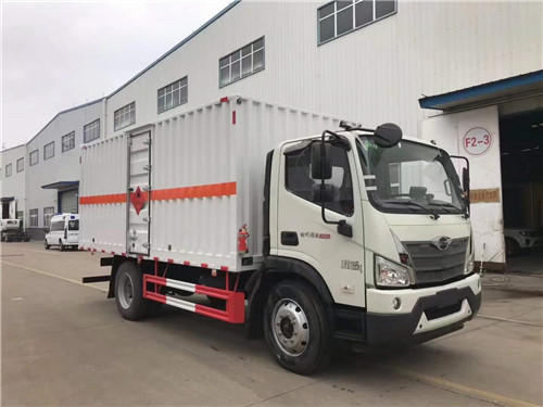 福田5.2米黃牌性價比最高產品—福田瑞沃危險品廂式運輸車