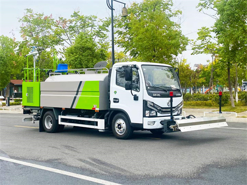 國(guó)六東風(fēng)小多利卡路面清洗車推薦