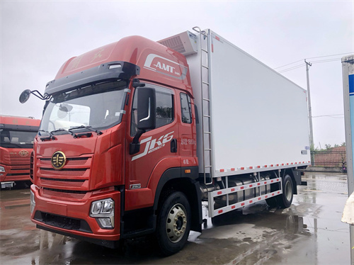 解放J6K 6.8米冷藏車(chē)，解放品質(zhì)，引領(lǐng)全球！