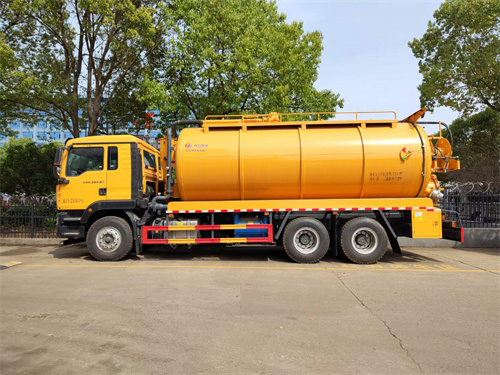 獨家搶先！重汽汕德卡后雙橋清洗吸污車旺季優惠活動進行中