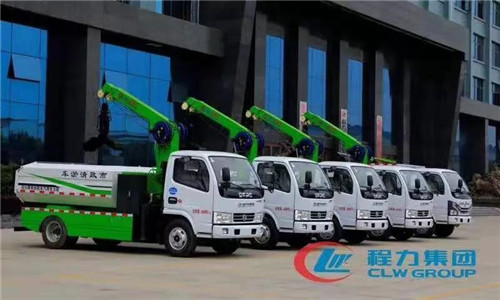 程力標準化智能化多功能市政清淤車受到市場熱捧。