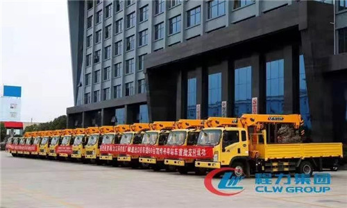 程力多用途隨車吊穩(wěn)居國內領先地位。