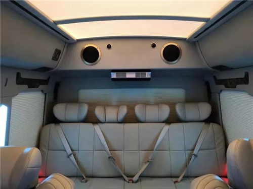 武漢天河機場孟總對軍運會專用接待乘用車定制改裝提了一些期望，要求中標方在生產改裝中，提高認識，嚴格標準，重視質量，向北京奧運會專用車的標準看齊，將此項訂單當成一項政治任務來完成，以滿足國賓級的乘用要求。