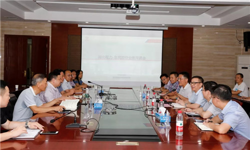 本期頭條：以國六切換為戰(zhàn)略抓手，程力繼續(xù)領(lǐng)跑全國專用車市場----國內(nèi)兩大商用車主機供應商聯(lián)袂助推程力汽車領(lǐng)先國六專汽制造行業(yè)