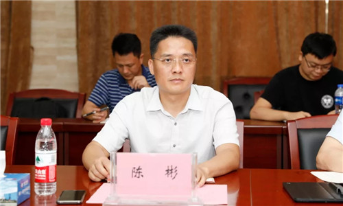 本期頭條：以國六切換為戰(zhàn)略抓手，程力繼續(xù)領(lǐng)跑全國專用車市場----國內(nèi)兩大商用車主機供應商聯(lián)袂助推程力汽車領(lǐng)先國六專汽制造行業(yè)