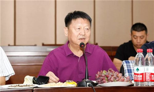 董事長程道國講道，希望大家珍惜我們國家來之不易的和平建設最幸福的時代，一定要奮發有為，戒驕戒躁砥礪前行，為程力公司的未來和舟共濟共創美好。