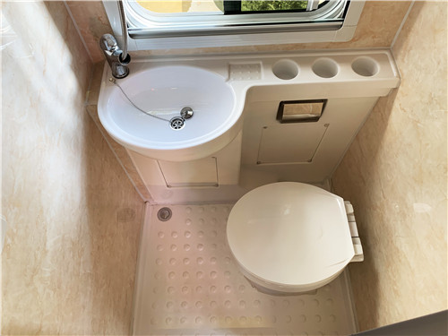 依維柯歐勝C型4-6人旅居房車內飾圖片