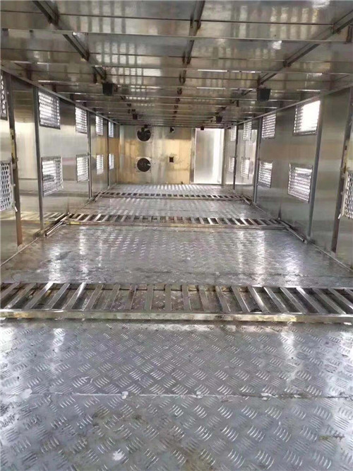 歐曼前四后八雛禽運(yùn)輸車圖片