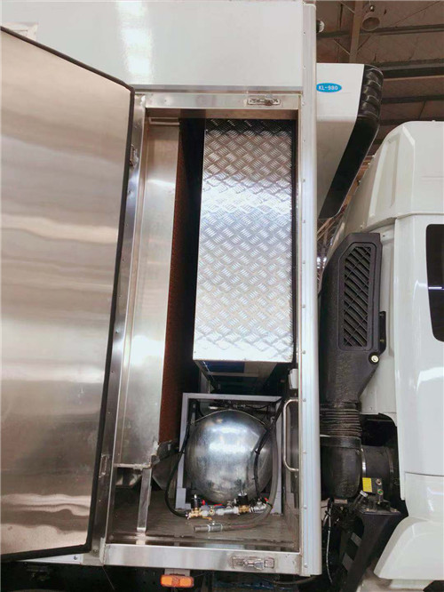 選裝部分：空氣過濾系統及水簾制冷加濕：