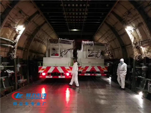 程力集團彰顯大企風(fēng)范，八天交付45臺東風(fēng)天錦抑塵車出口阿聯(lián)酋！