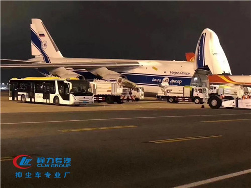 程力集團彰顯大企風(fēng)范，八天交付45臺東風(fēng)天錦抑塵車出口阿聯(lián)酋！