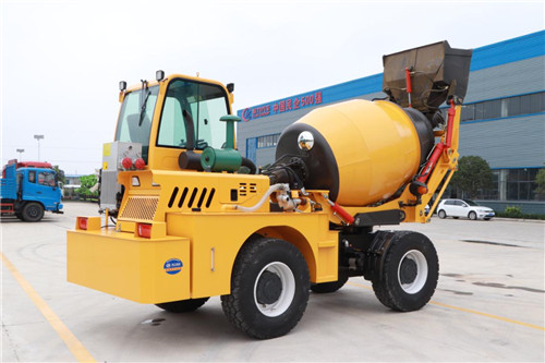 高壓洗車，讓您的愛車在工作完后可以美美的洗個澡。