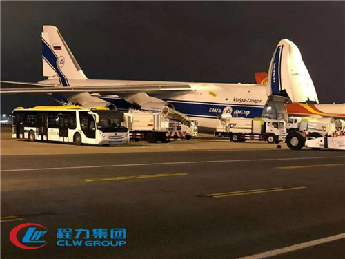 程力公司在國內，出色地完成了國務院應對新型冠裝病毒肺炎疫情聯防聯控機制醫療物資保障組和隨州市市委市政府下達的抗疫物資保障任務后，積極組織力量參與國際社會全球防疫重任洪流之中，全力以赴配合國家戰略共建人類命運共同體的宏偉事業，在8天時間內趕制45輛消毒殺菌噴霧防疫車，馳援中東阿聯酋，對接南亞馬來西亞的防疫戰車也在緊鑼密鼓的籌劃中；程力智慧、程力速度、程力品牌，再次彰顯了中國制造的硬核實力。 中國的程力、世界的程力，東方魅力驚艷全球。