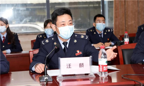 在座談中，隨州市稅務局第一稽查局汪局長表示，希望程力汽車集團牢牢把握好這次國家大力扶持優秀民營企業的政策機遇，切合自身實際情況，找準發展點擴大自身優勢，爭取能夠順利完成年度70億生產總值的目標任務，實現公司的穩步快速發展。