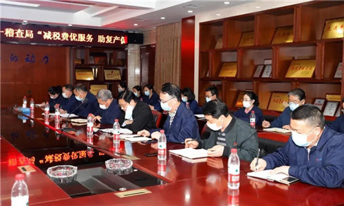 活動最后程力汽車集團黨委書記何儒安，衷心感謝市稅務局的領導的關心和政府出臺相關稅收優惠政策。在這疫情導致的經濟環境嚴峻的情況下，這樣的優惠稅收政策正是雪中送炭的深厚溫情，深刻體現了政府與人民團結一心、眾志成誠共渡難關的決心。