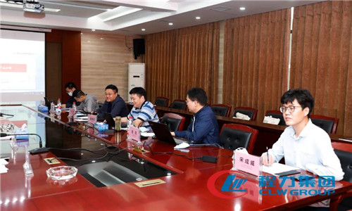  東風越野車公司市場部部長姜俊、營銷首席徐卓虎、商品企劃主任嚴浩，以及大區銷售經理李程成、宋成威，營運主管李康健等負責人出席了本次推薦會。