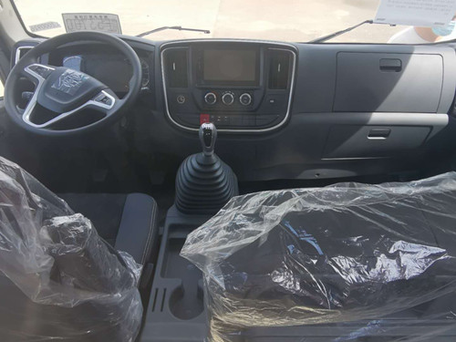 陜汽德龍國(guó)六駕駛室圖片