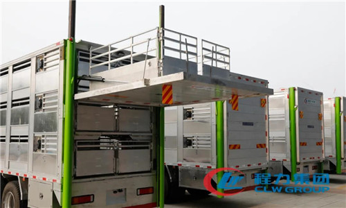  智能遙控配送裝置將幼禽從一層輸送至三層，每一次裝運都能做到全程綠色無污染無異味，而且智能高效人性化操控工作流程。