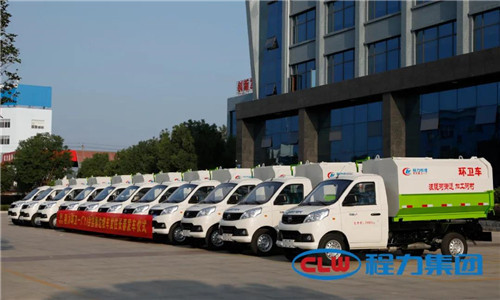 這種小型鄉鎮主流環衛垃圾清運車，底盤離地角高，通過性好，箱體方正有效容積率大，特別適合我國鄉村道路作業，在廣大鄉鎮及農村市場非常受歡迎。