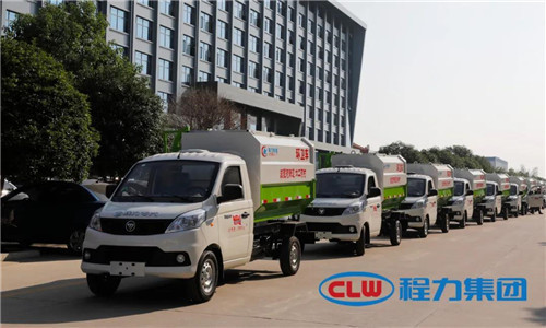  這種小型鄉鎮主流環衛垃圾清運車，底盤離地角高，通過性好，箱體方正有效容積率大，特別適合我國鄉村道路作業，在廣大鄉鎮及農村市場非常受歡迎。
