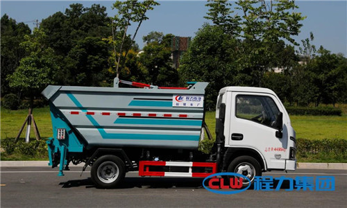 在牢固占領鄉鎮環衛裝備市場的同時，程力公司新研發的高端國六無泄漏自卸式垃圾車，在北上廣深漢一線城市及各省會城市受到用戶青睞，一上市就成為網紅環衛保潔車，作業和行駛時就是一道亮麗的城市風景。