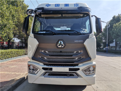 重汽豪沃6米8冷藏車參數（國V） (2).jpg