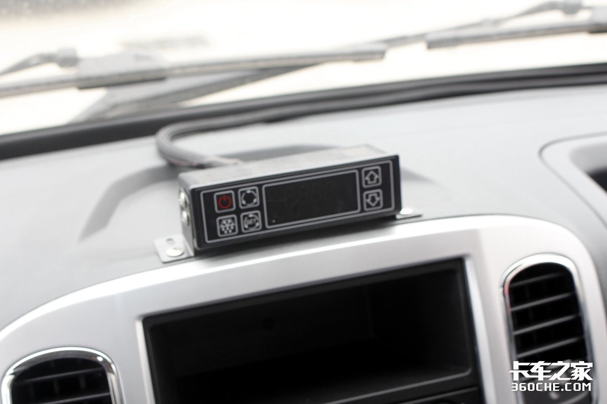 2.3L全柴機&nbsp;途逸冷藏車可以合規拉1.8噸