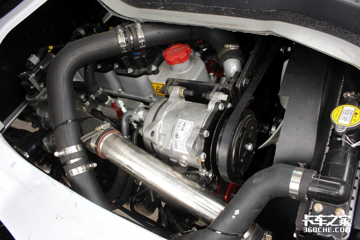 2.3L全柴機&nbsp;途逸冷藏車可以合規拉1.8噸