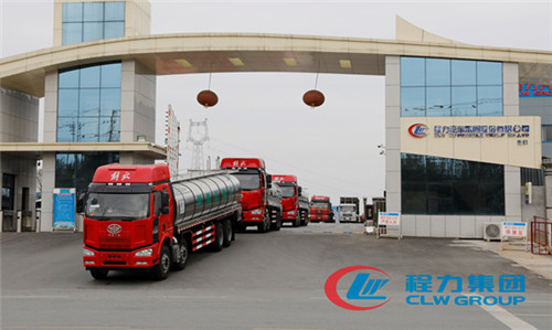 國六解放13噸鮮奶運(yùn)輸車