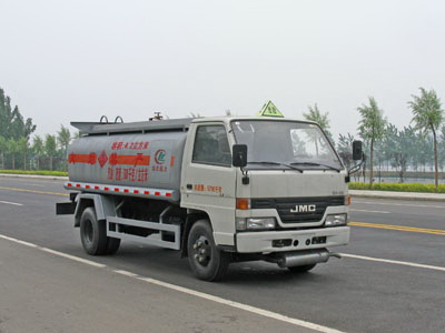 江鈴5立方加油車