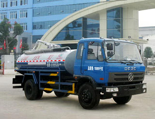 國(guó)四東風(fēng)153吸糞車